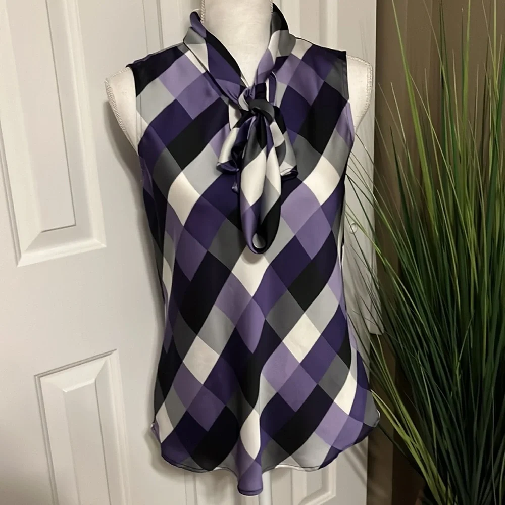 Nine West -Size Small sophisticated Purple checkered sleeveless blouse - Picture 5 of 5